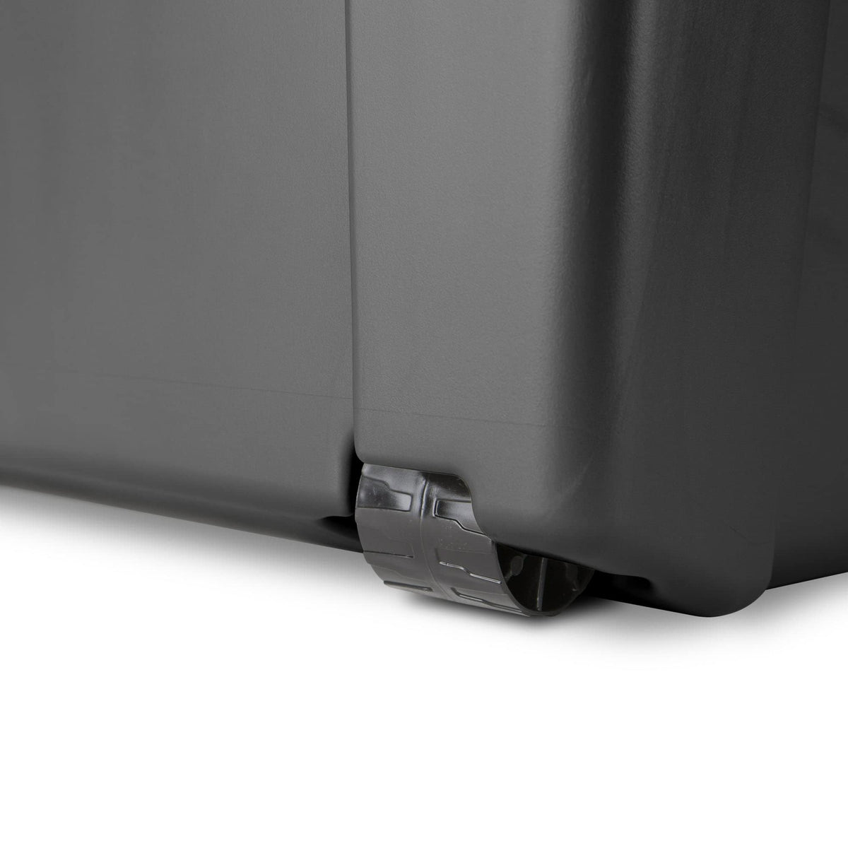 16 Gallon Black Plastic Storage Trunk with Wheels O528